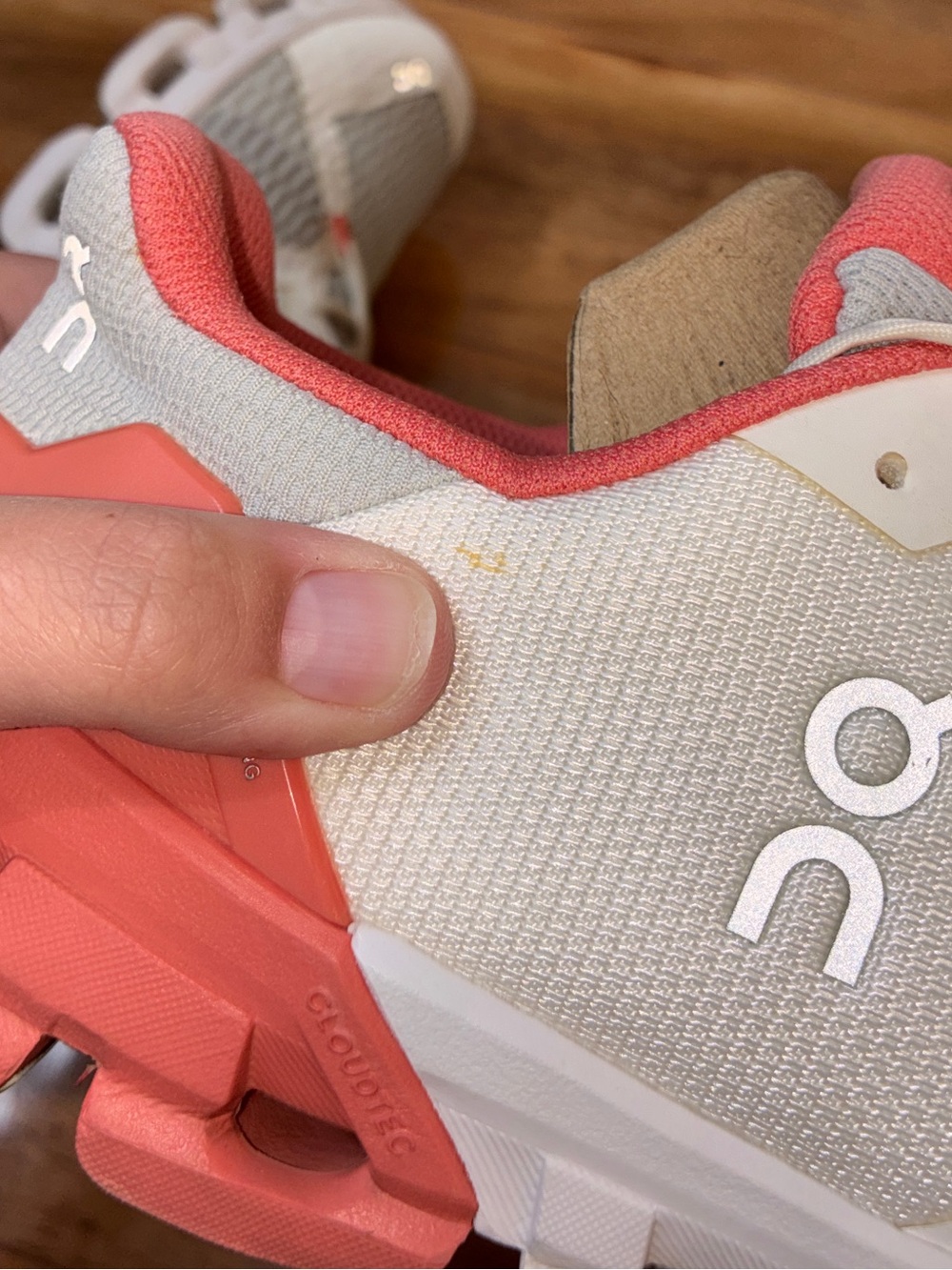 On Cloud Women’s Cloudflyer 4 Athletic Running Shoe Sneakers, white/coral-size 8 - Picture 11 of 11